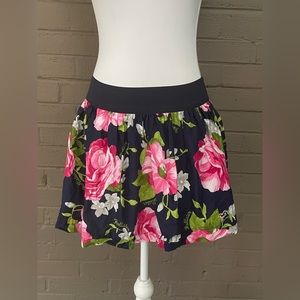 Hollister  Floral full mini skirt  M